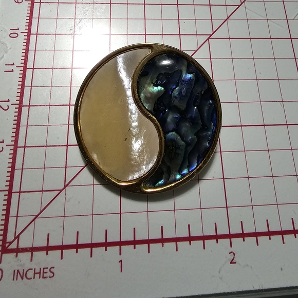 Vintage Ying & Yan Brooch - Picture 2 of 5